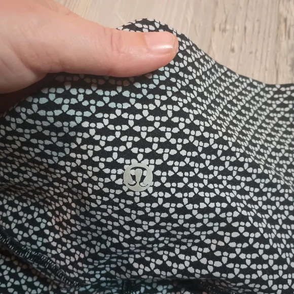 Lululemon Crop - Picture 6 of 6